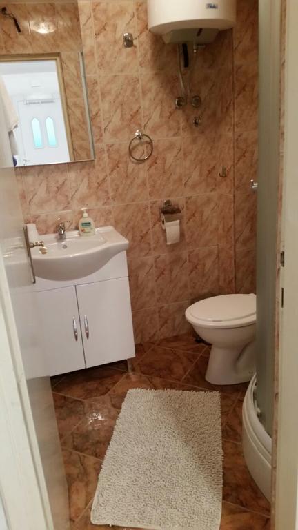 Nona Ii Apartman *